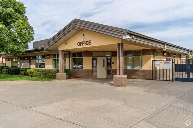 Sunrise Elementary serves students in the Rancho Cordova community.