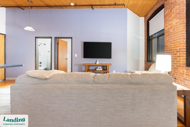 45 Willow St unit 424, Springfield, MA 01103 - photo 2