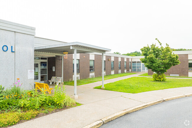 Stop into Thomas W. Mahan Elementary to see if it's a good fit for you and your family.