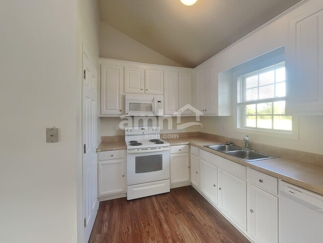 120 Clear Water Dr, Smithfield, NC 27577 - photo 3