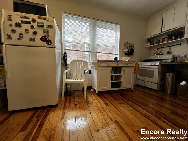22 Fairbanks St unit 6, Boston, MA 02135 - photo 6