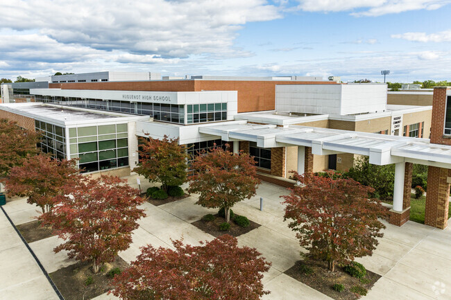 Huguenot High School boasts an average gpa of 3.23.