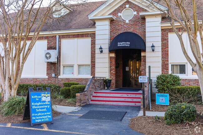 Knightsville Elementary School begins at 7:15 in the mornings.