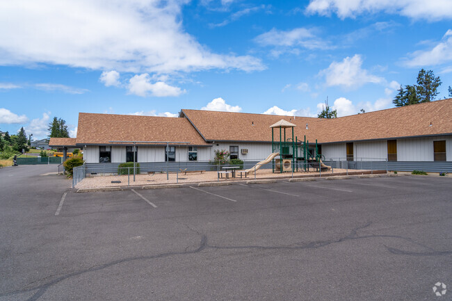 Creswell Christian School serves residents of Creswell.