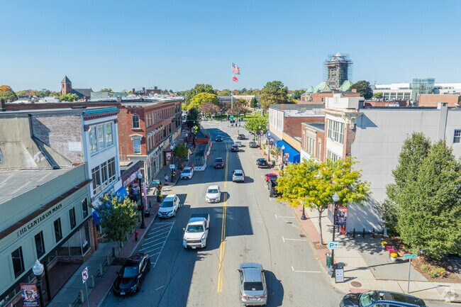 Taunton's City Center and downtown area has all you need for shopping and dining.