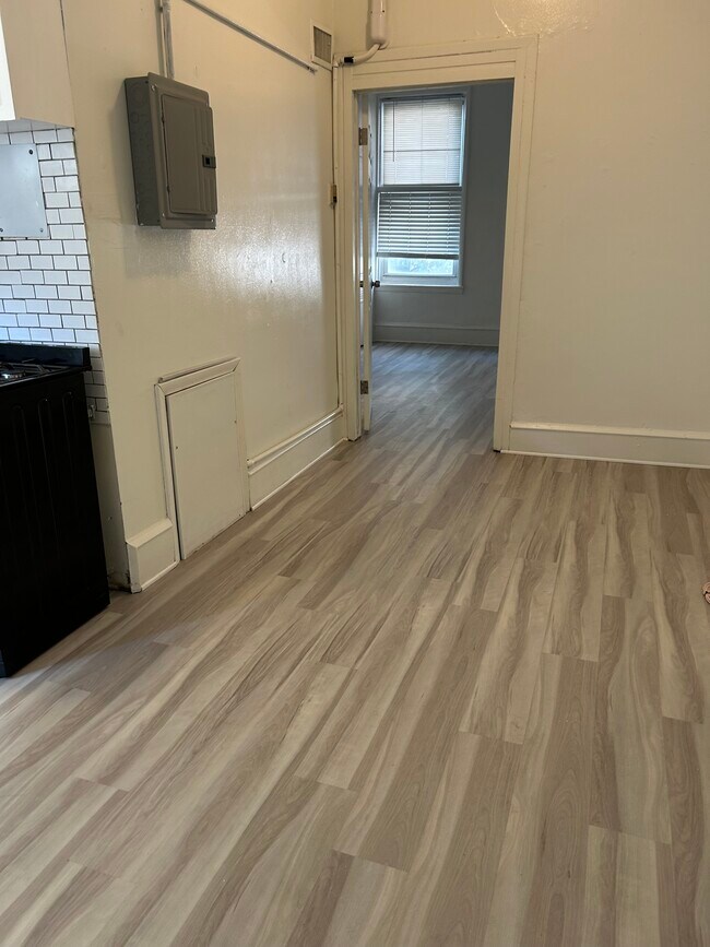 207 S 13th St unit 3rd Floor Rear, Philadelphia, PA 19107 - photo 7