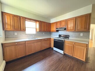 146 Broadway Unit 1R, Bayonne, NJ 07002