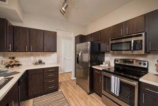 3000 Bissonnet St, Houston, TX 77005