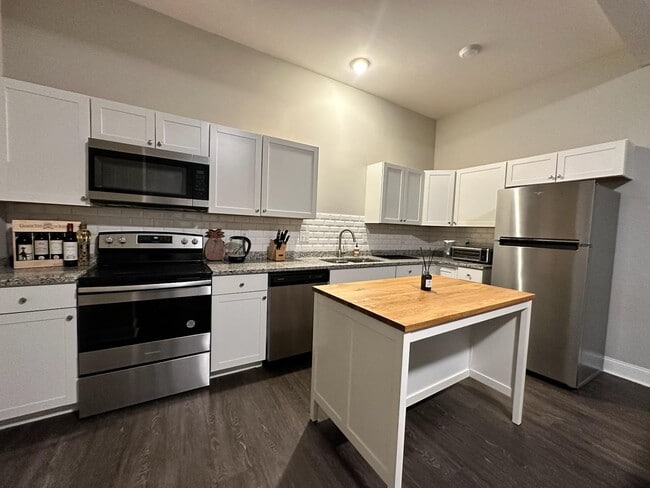 4155 Graceland Ave unit Main House, Indianapolis, IN 46208 - photo 4