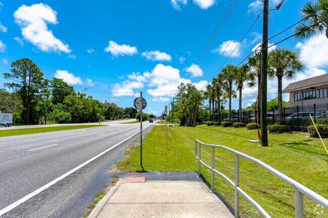 The Votran provides public transportation to Ormond Lakes and surrounding areas.