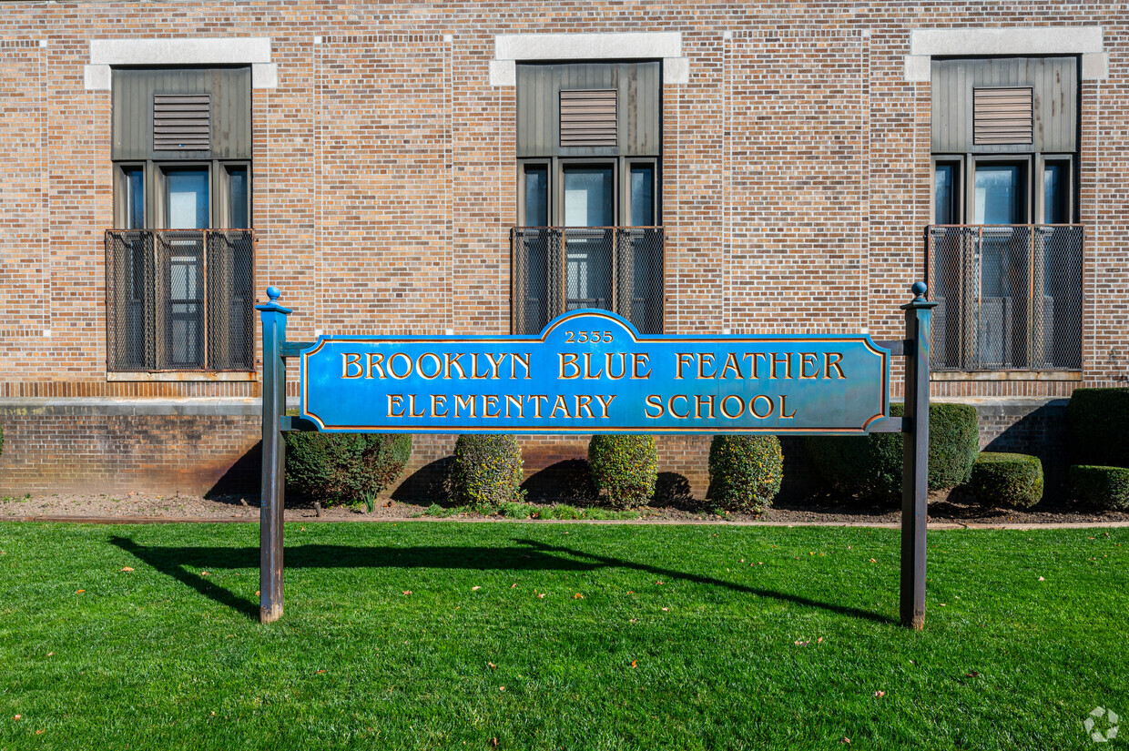 Brooklyn Blue Feather School Elementary School, Brooklyn NY Rankings &  Reviews - Homes.com