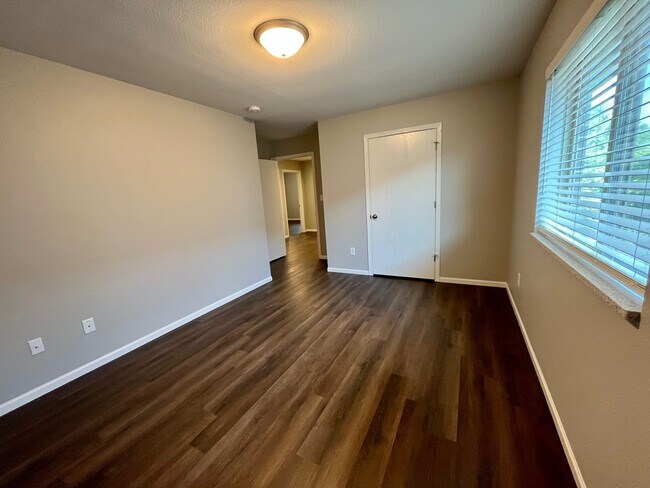 2322 College St unit 1, Cedar Falls, IA 50613 - photo 6