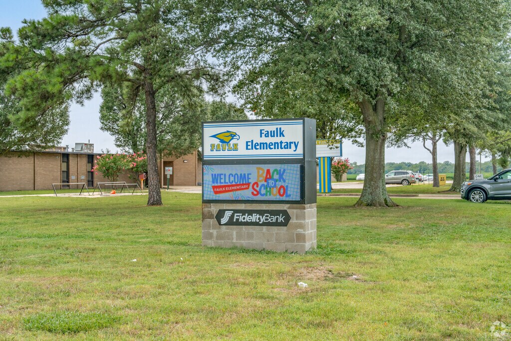 Faulk Elementary school is a public K-6 school in West Memphis, Arkansas.