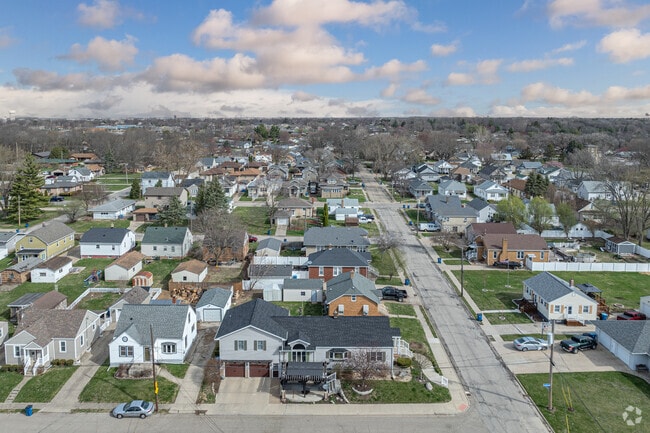 Originally known for it's steamboat ports, Peru embraces a true blue-collar mentality.