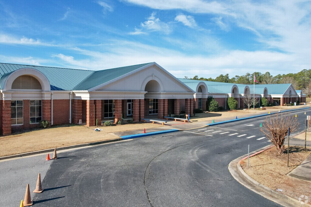 Futral Road Elementary School ranges from Pre-K to K5.