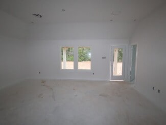 957 Garden Path Dr, Willis, TX 77378