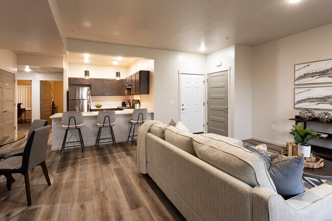 3BR, 3BA - 1341SF - Living/Kitchen