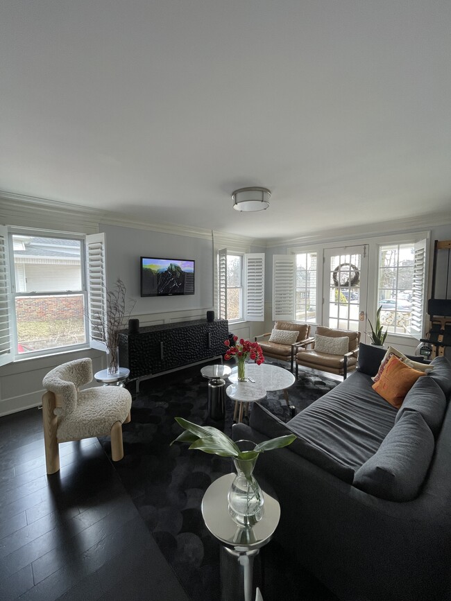 111 E 10th St unit 2, Bloomington, IN 47408 - photo 3