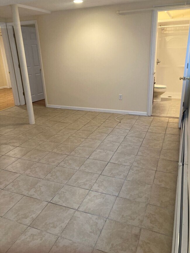 60 Spruce St unit 60 Spruce Street Apt, Burlington, VT 05401 - photo 7