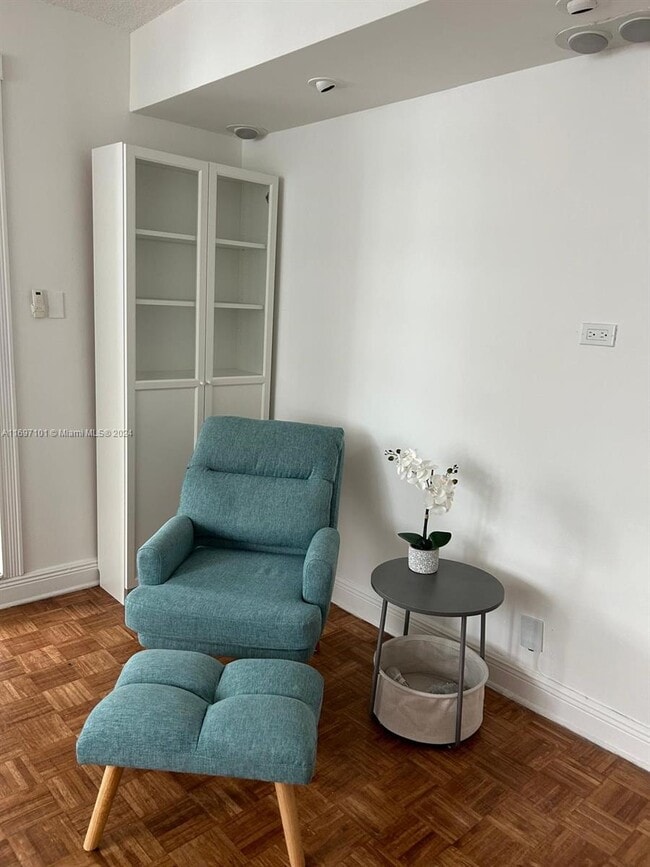 905 Brickell Bay Dr unit 1130, Miami, FL 33131 - photo 6