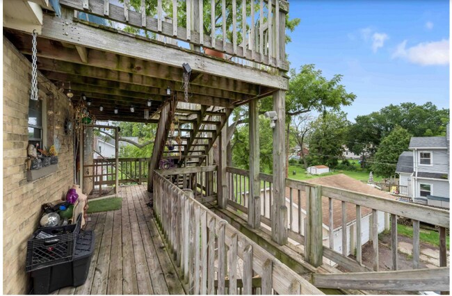 164 S Washington St unit 4, Waterloo, WI 53594 - photo 2