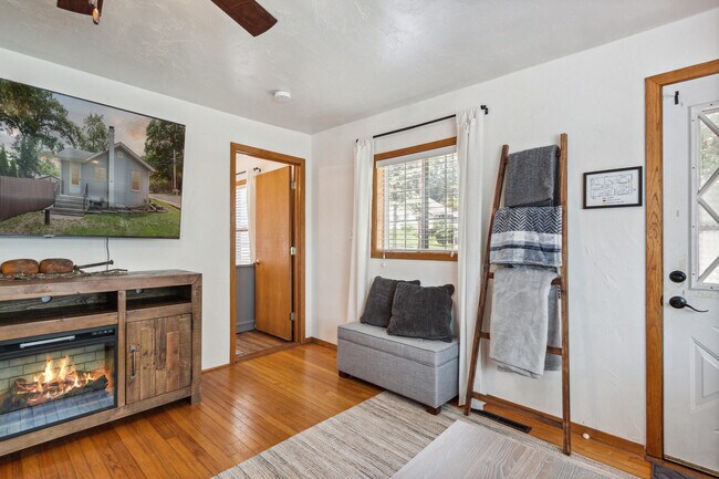 240 Koshkonong Dr, Edgerton, WI 53534 - photo 3