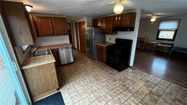 189 Park Ave, Warwick, RI 02889 - photo 5