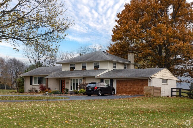 Donerail features a handful of smaller subdivisions with older, family-sized homes.