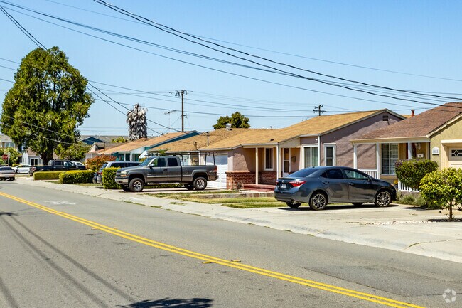 Neighborhood streets in the Longwood- Winton Grove neighborhood are well maintained.