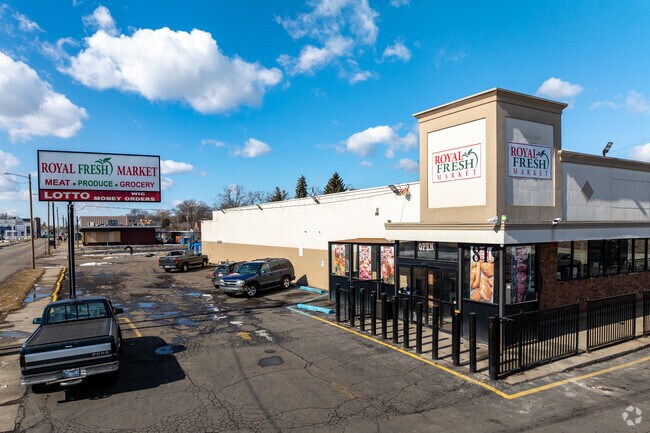 Shop for fresh produce at Royal Fresh Market on 7 Mile in Pershing.