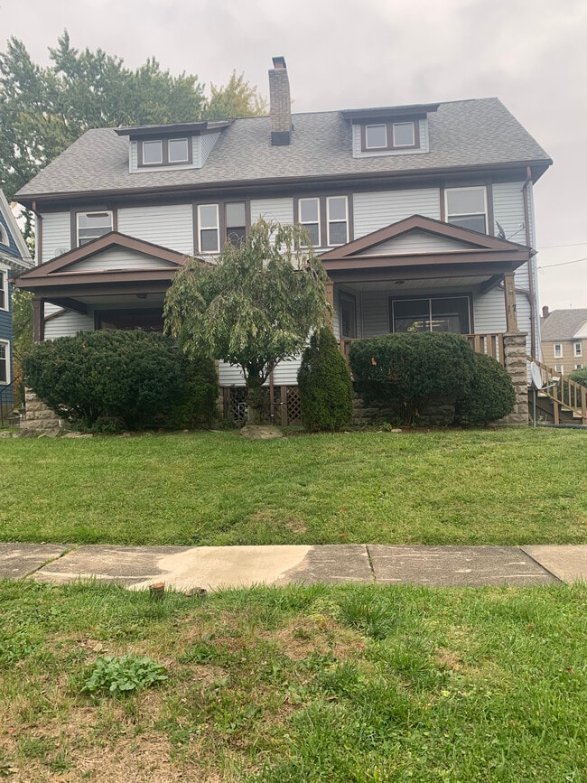 19 Hartzell Ave, Niles, OH 44446