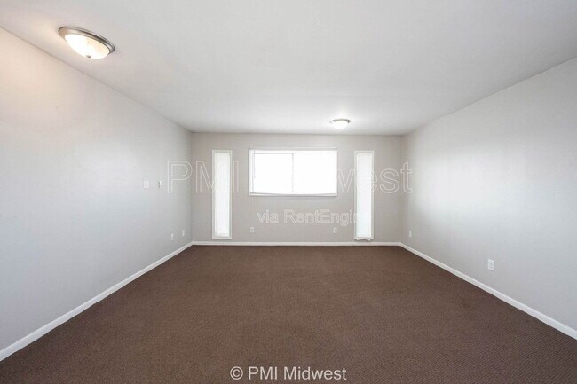 7046 Us-36 unit 16, Avon, IN 46123 - photo 3