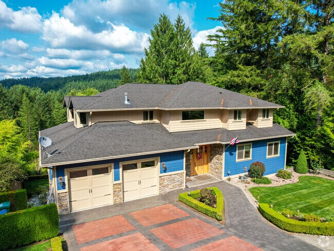 This Sycamore Home Has A Unique And Beautiful Color Pallette.