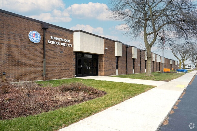 The courses at Heritage Middle School encourage critical thinking and creativity.