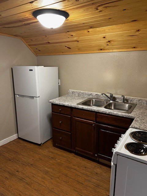 1020 Rosewood St unit 2, Brainerd, MN 56401 - photo 4