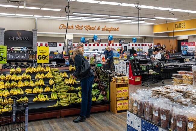 East Fernway Park has access to many great grocery stores, including Jewel-Osco.