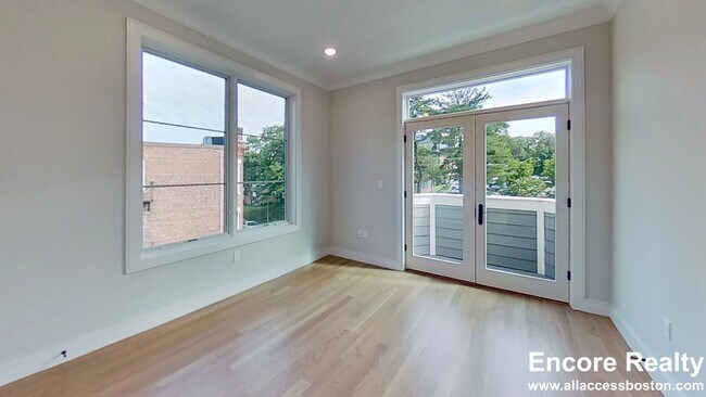 104-106-106 Warren St unit 13, Boston, MA 02135 - photo 7