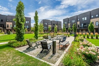 1056 Hampton Cir Unit 75, Detroit, MI 48207