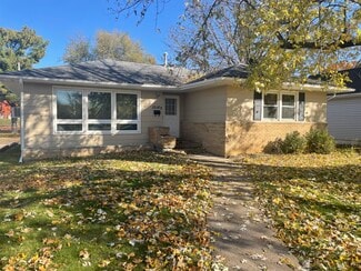 1516 W 35th St, Davenport, IA 52806