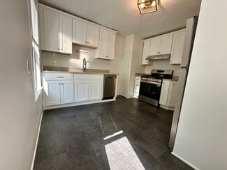 9 Summer St, Northampton, MA 01060