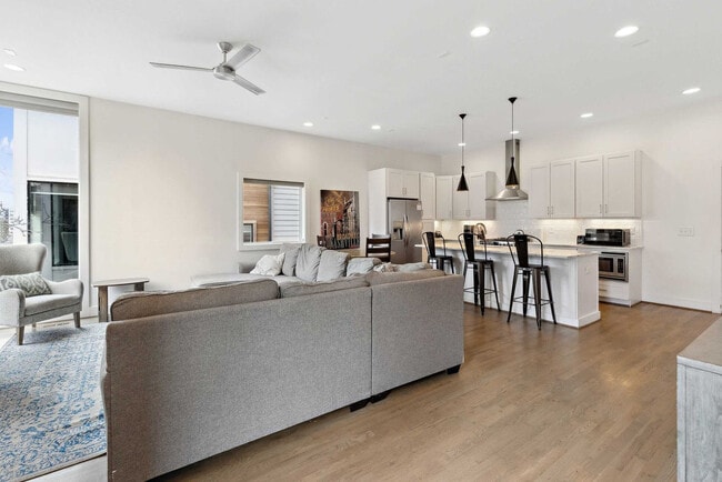 960 9th Ave S unit ID1051680P, Nashville, TN 37203 - photo 3