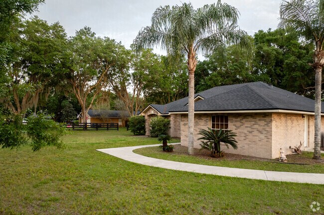 Many homeowners in Oakdale live on large lots, but smaller lots are also available.