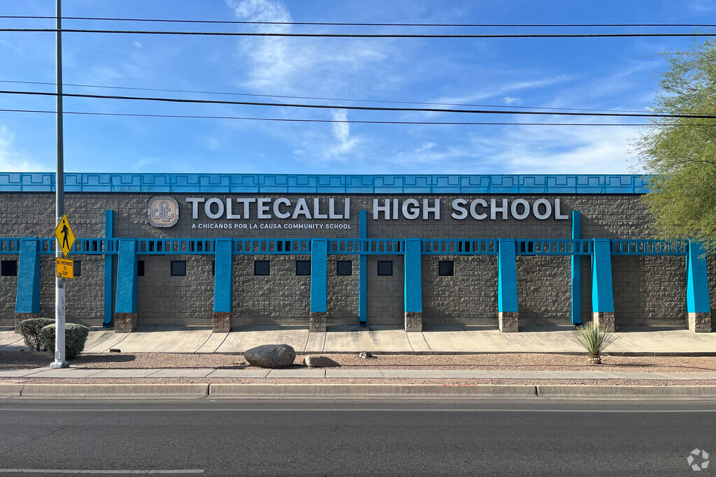 Toltecalli High School serves grades 9-12 in Tucson, Arizona.