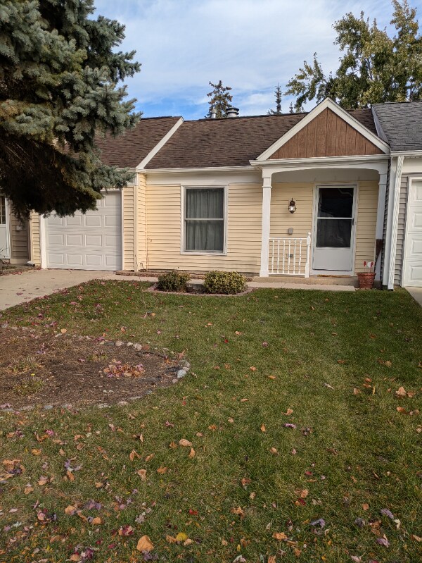 7463 Grant Cir, Hanover Park, IL 60133