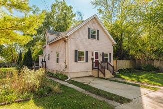 1023 43rd St, Kenosha, WI 53140