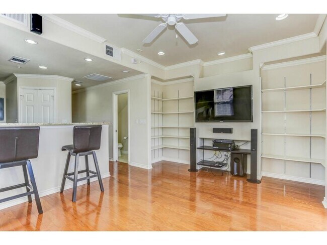 3011 Speedway unit 15, Austin, TX 78705 - photo 7