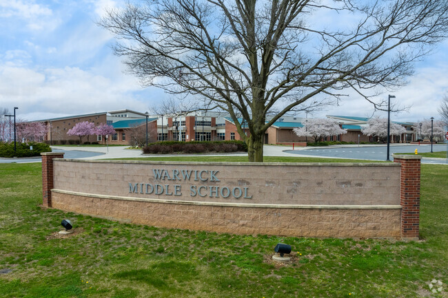Warwick Middle School has a student-teacher ratio of 11 to 1.