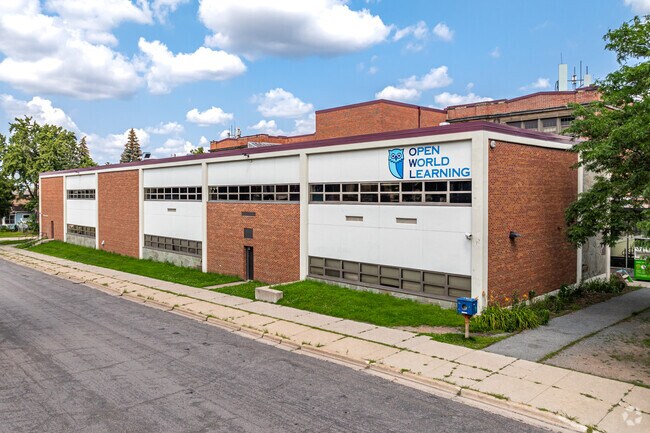 Open World Learning Secondary School is a public magnet school located in St. Paul.