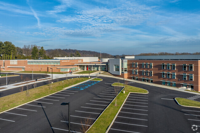 Sandy Run Middle School is a highly rated, public school located in Dresher.
