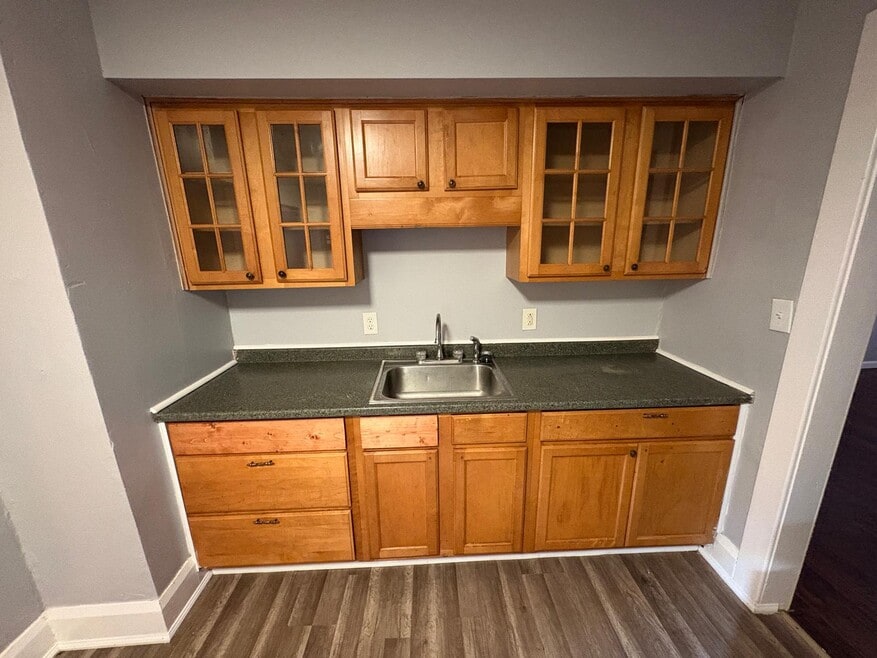 261 Spring Grove Ave, Toledo, OH 43605 - photo 1